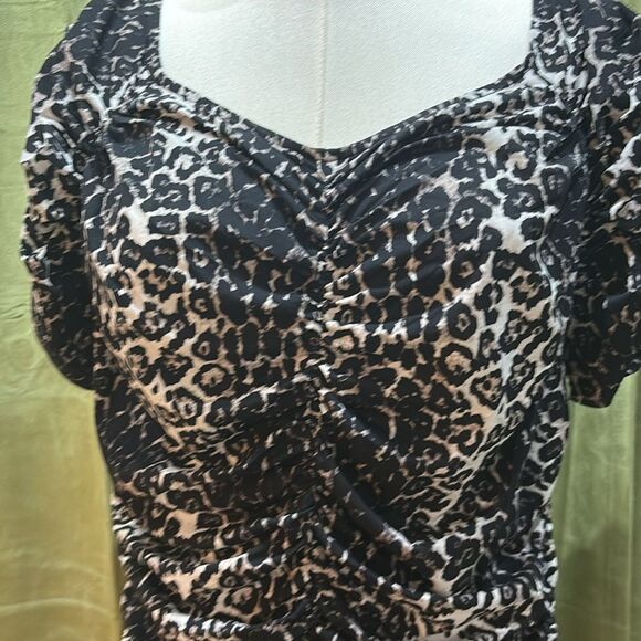 St. John Black and White Animal Print ruched Top, L - Picture 2 of 9